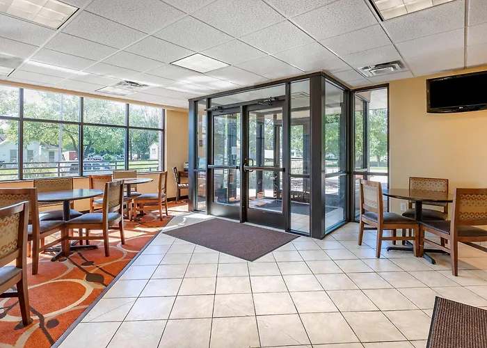 Econo Lodge Inn & Suites Des Moines Fairgrounds Area