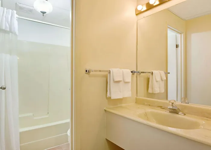 Knights Inn - Park Villa Motel, Midland
