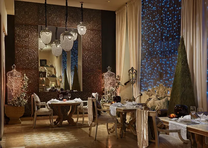 Royal Garden Villas, Luxury Hotel