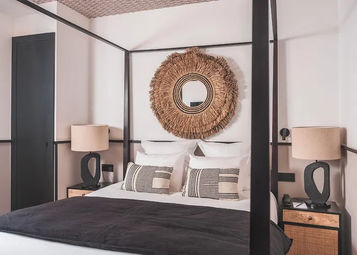 Maisons Du Monde Hotel & Suites - La Rochelle Vieux Port
