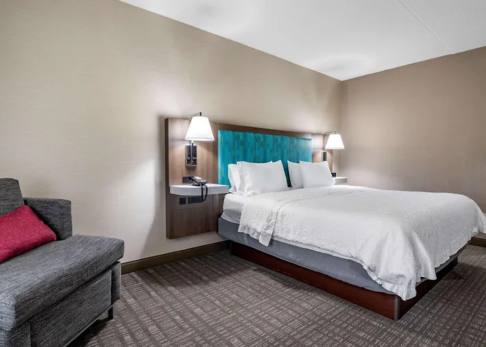 Hampton Inn & Suites Louisville East