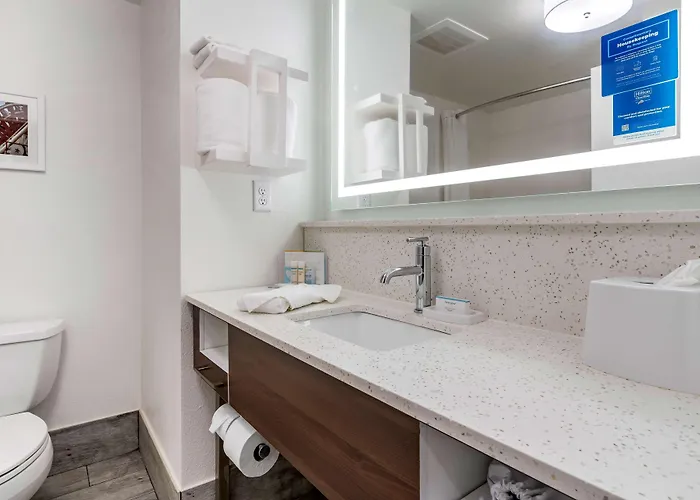 Hampton Inn & Suites Louisville East