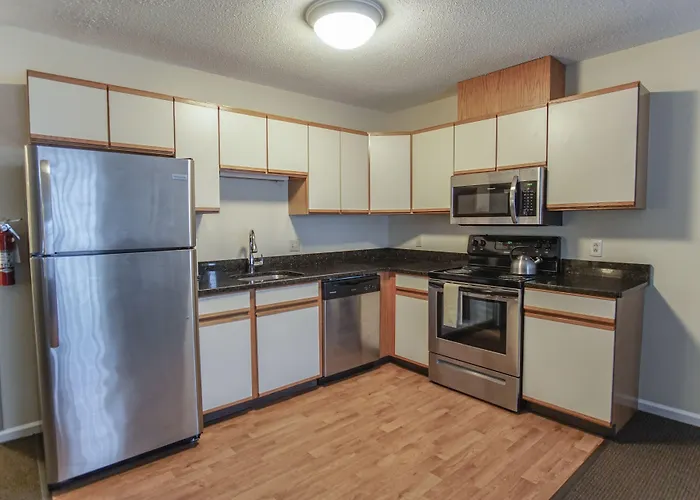 The Central Downtown Inn Suites