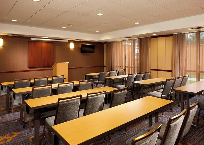 Courtyard By Marriott Brownsville