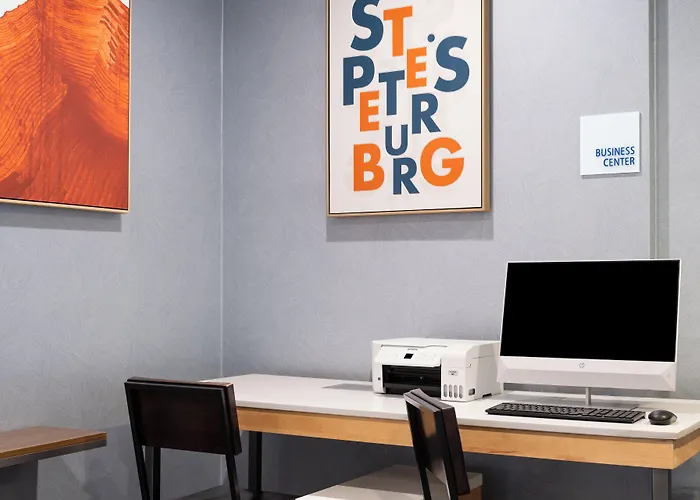 Holiday Inn Express & Suites St. Petersburg North