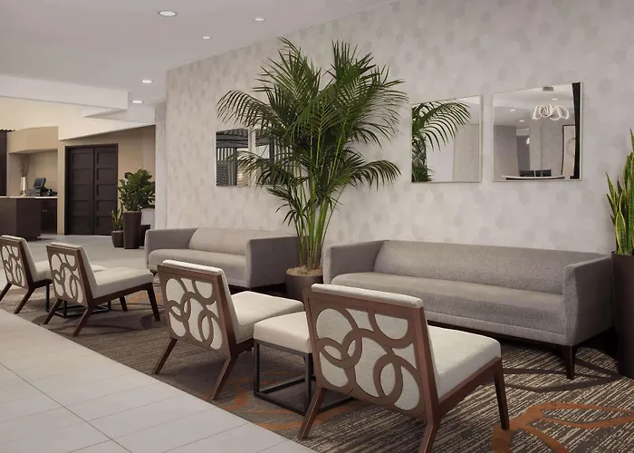 Embassy Suites La Quinta Hotel&Spa