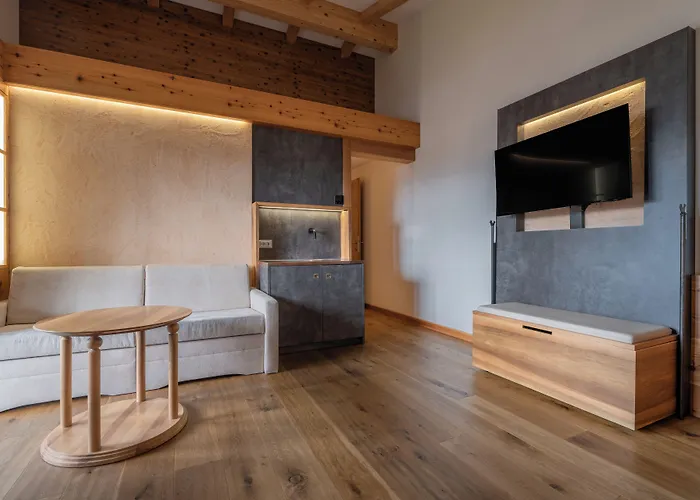 Hotel Emmy - Five Elements