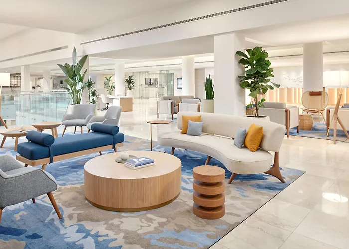 Le Meridien Lav Split