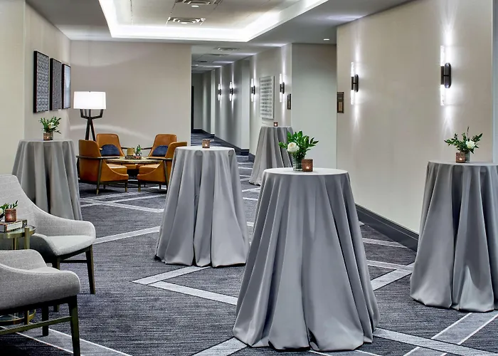 Cumberland House Knoxville, Tapestry Collection By Hilton