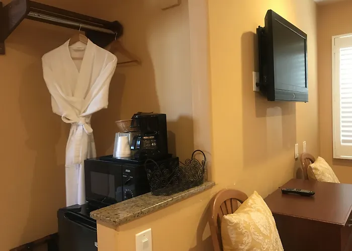 Chardonnay Lodge