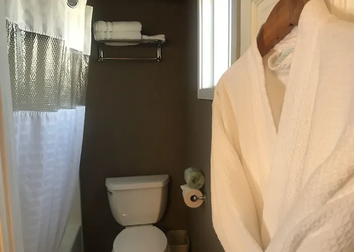 Chardonnay Lodge