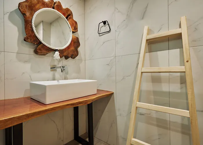 Iniohos Zante Hotel & Suites