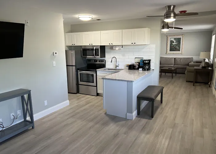 Marco Island Lakeside Inn