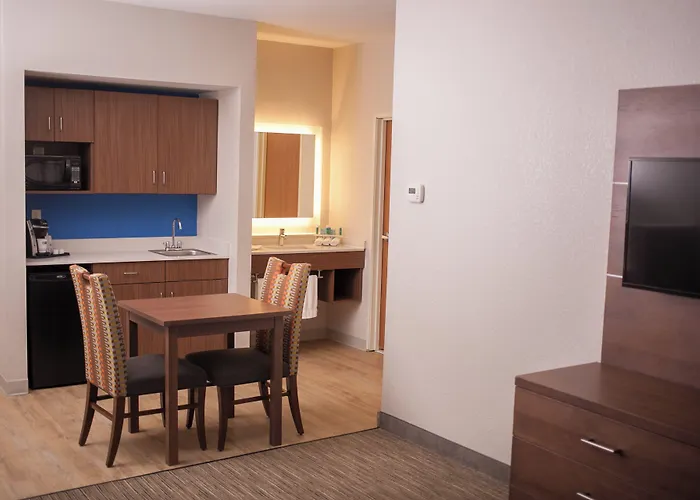 Holiday Inn Express & Suites Logan, An Ihg Hotel