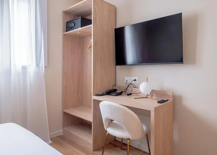 Grand Hotel Senia - Paris Orly Airport