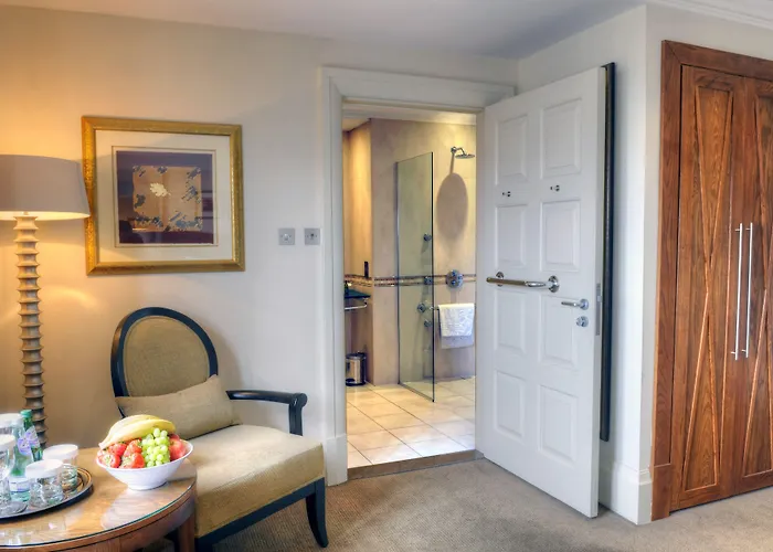 Western House Hotel At Ayr Racecourse
