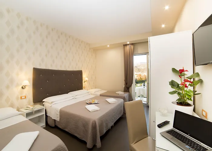 Hotel Club (Adults Only)