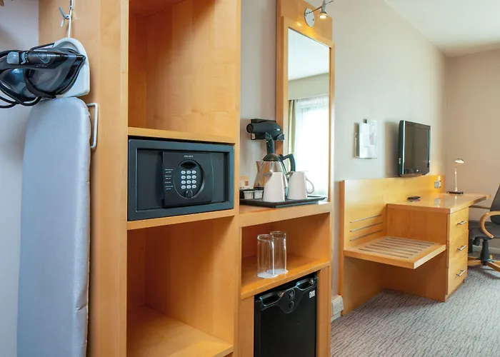 Holiday Inn London Brentford Lock By Ihg