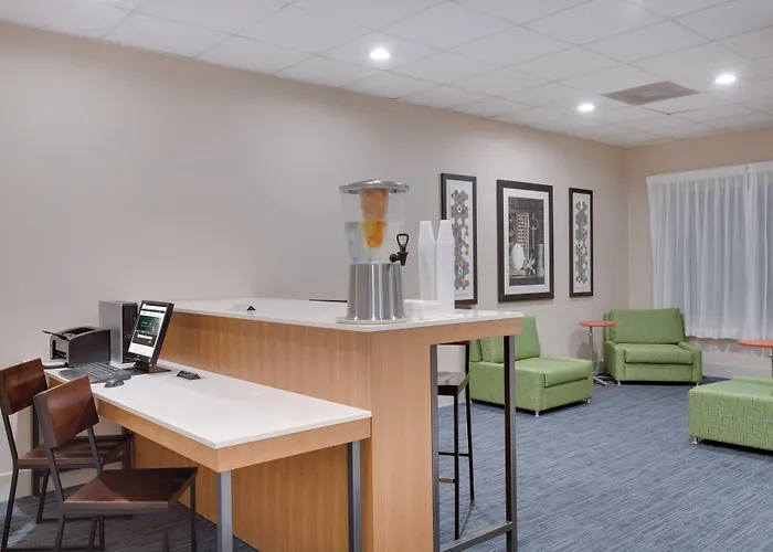 Holiday Inn Express Hotel & Suites Tampa-Fairgrounds-Casino By Ihg
