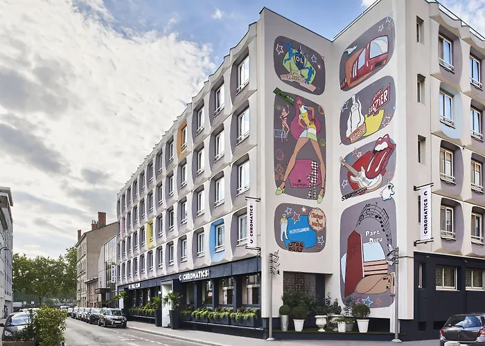 Hotel Chromatics & Restaurant Hill Club By Happyculture