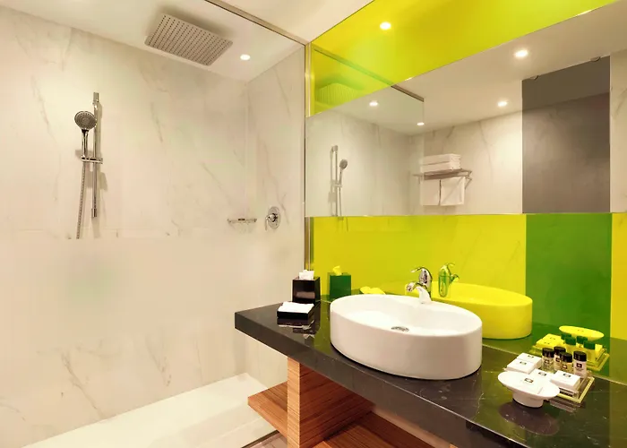 Zeus Wyndham Grand Athens