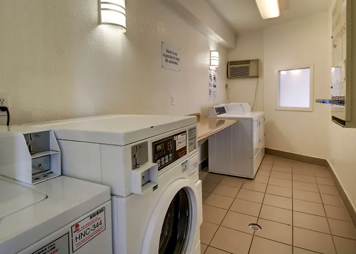 Motel 6-Altoona, IA - Des Moines East