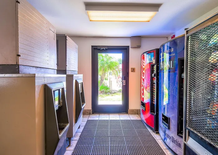 Motel 6-Corona, Ca