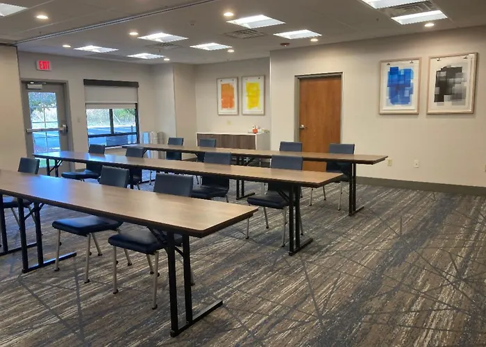 Holiday Inn Express And Suites Winchester By Ihg