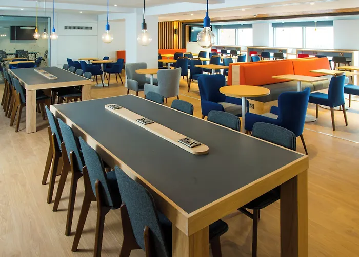 Holiday Inn Express Swindon City Centre By Ihg