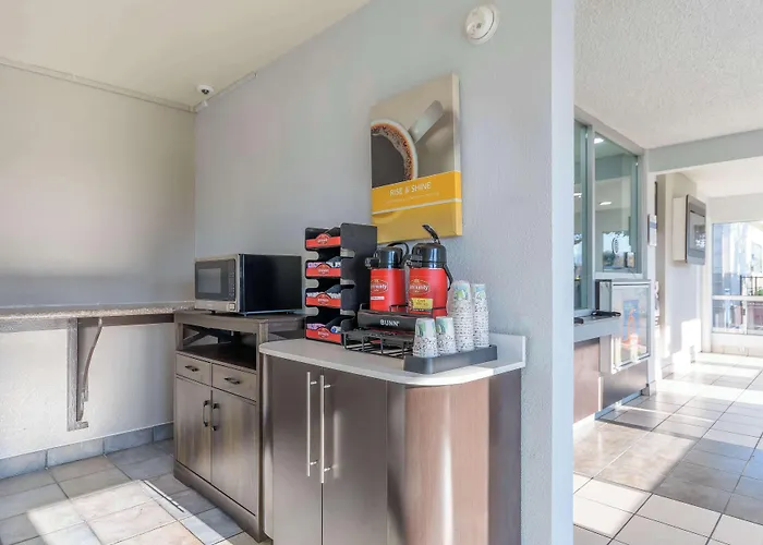 Motel 6 Hayward, Ca- Silicon Valley Gateway