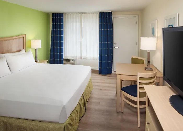 Surfside Hotel And Suites