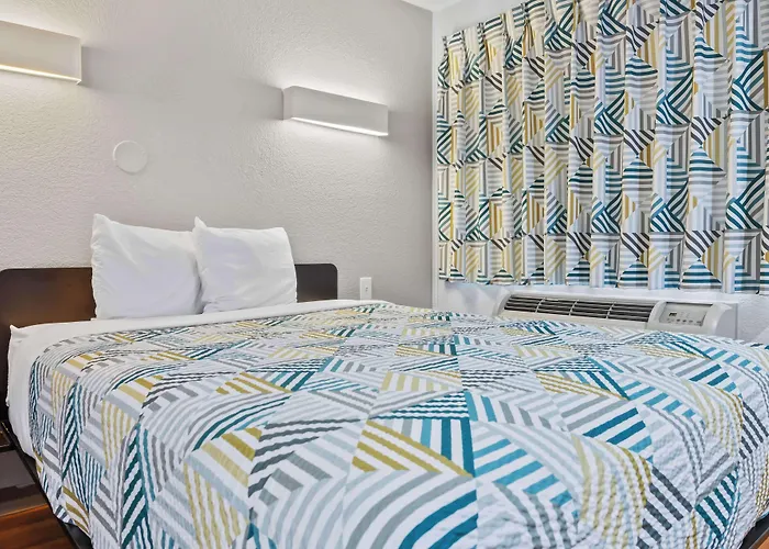 Motel 6-Ventura, Ca - Beach