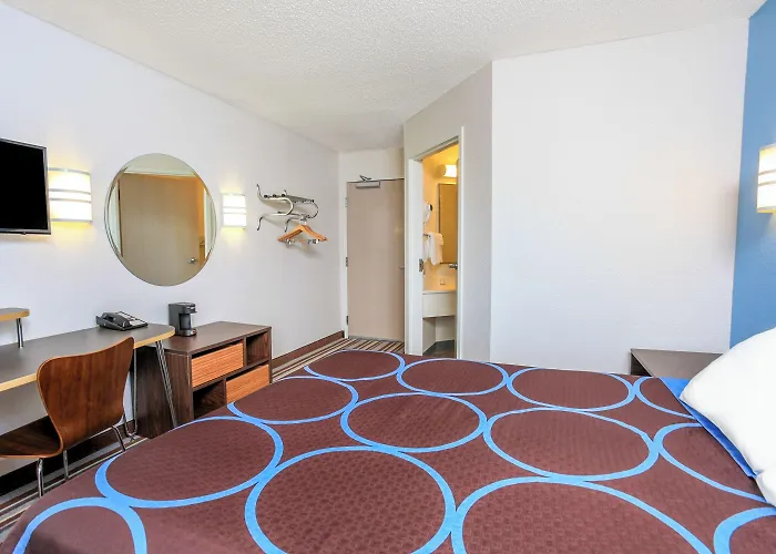 Super 8 By Wyndham Sault Ste. Marie