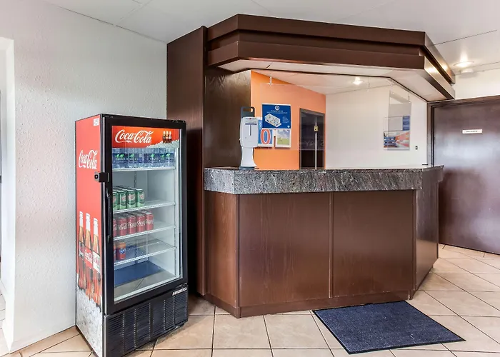Motel 6-Lethbridge, AB