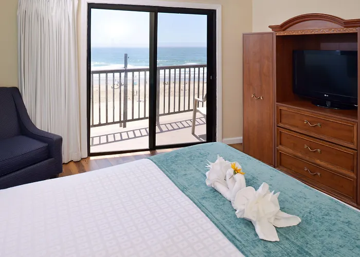 Edgewater Inn And Suites