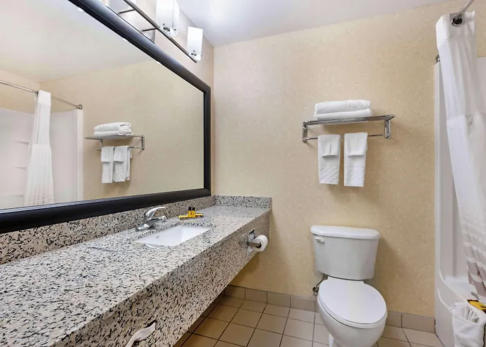 Best Western Plus Howe Inn