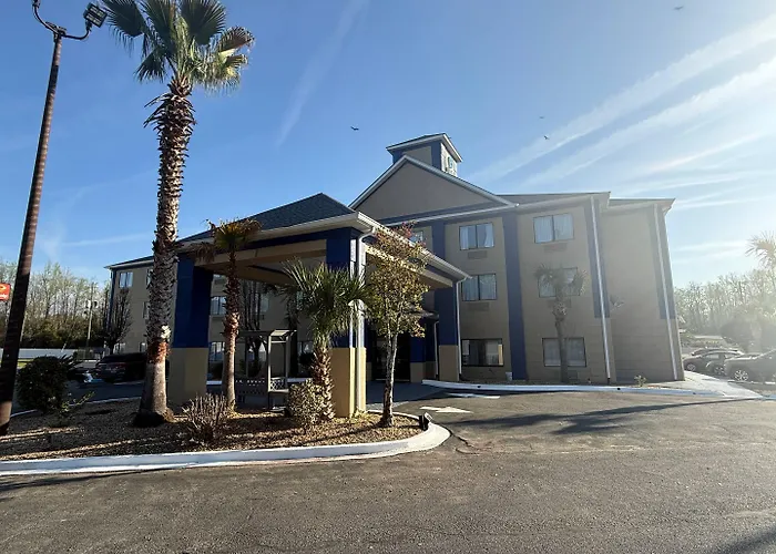 Clarion Pointe Jesup