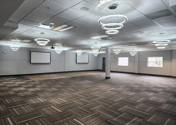 Merit Hotel & Suites