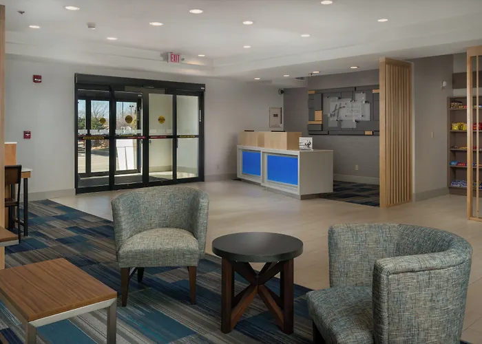 Holiday Inn Express Lawrence By Ihg