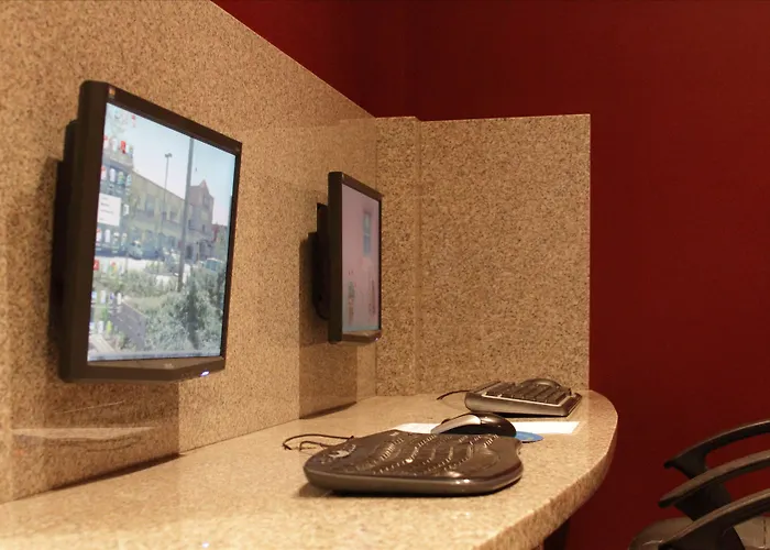 Red Lion Inn And Suites Victoria