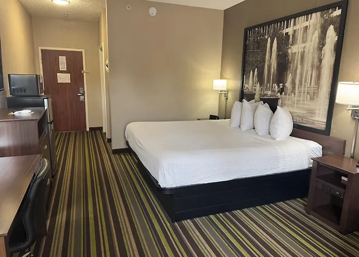 Harmony Hotel, Hernando