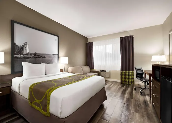 Super 8 By Wyndham Sarnia On