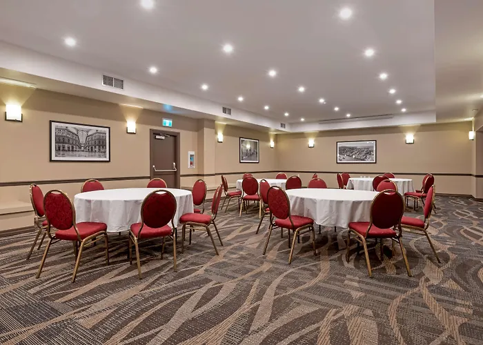 Best Western Plus Baker Street Inn