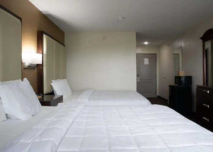 Blisspoint Inn & Suites Marion