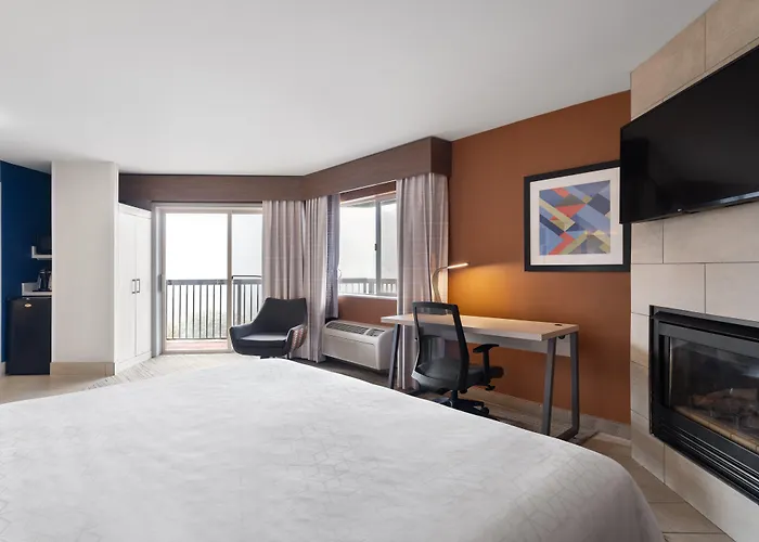 Holiday Inn Express Fort Bragg By Ihg