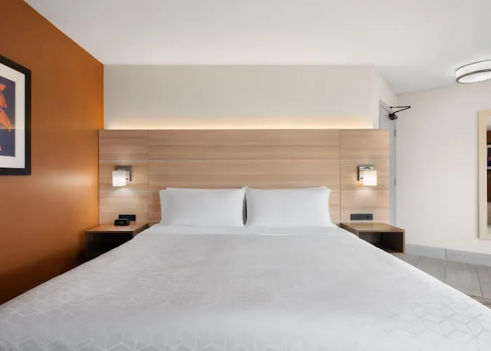 Holiday Inn Express Fort Bragg By Ihg