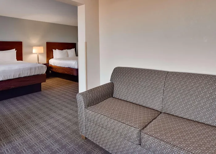 Best Western Plus Gateway Inn & Suites - Aurora