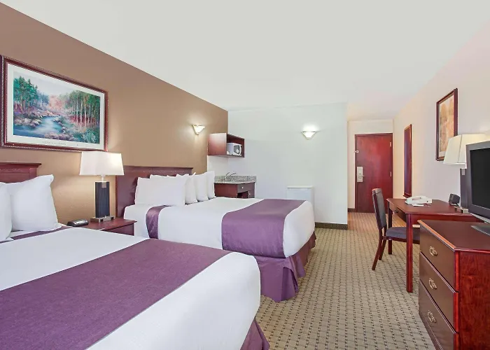 Ramada By Wyndham Red Deer Hotel & Suites