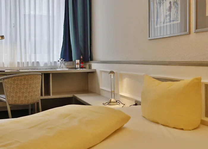 Avenue Hotel