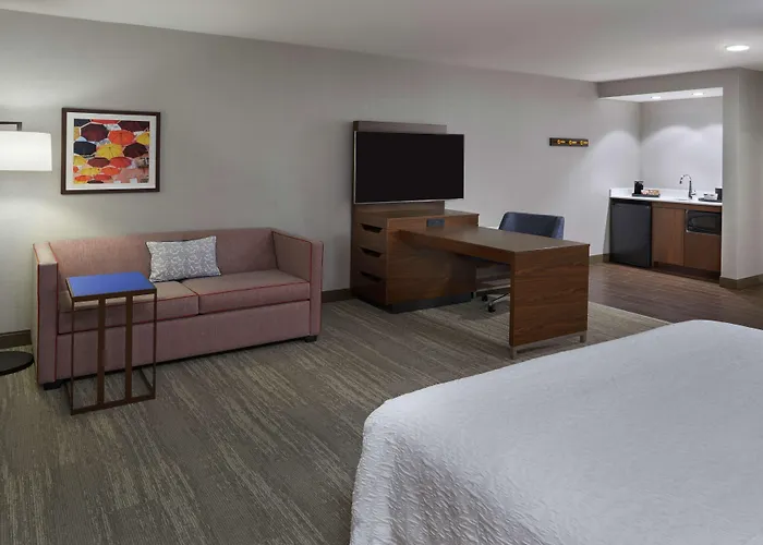 Hampton Inn & Suites Montreal-Dorval